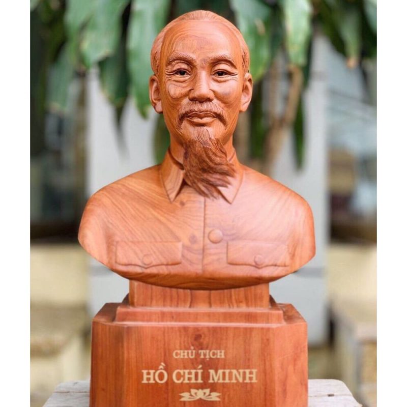 TƯỢNG HỒ CHÍ MINH